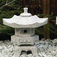 Rokkaku Yukimi Laterne Höhe 35 cm, Granit hellgrau. 